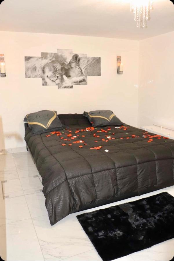 Love Room Givors Eksteriør bilde